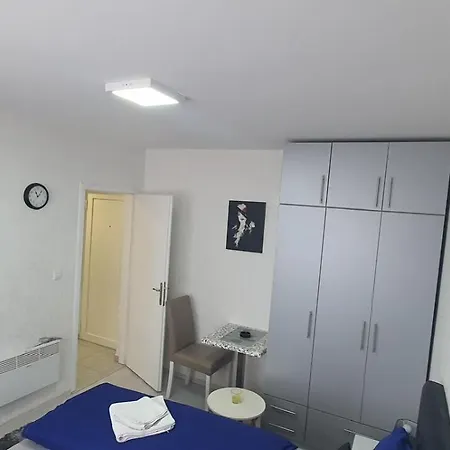 Stan 111 Apartment